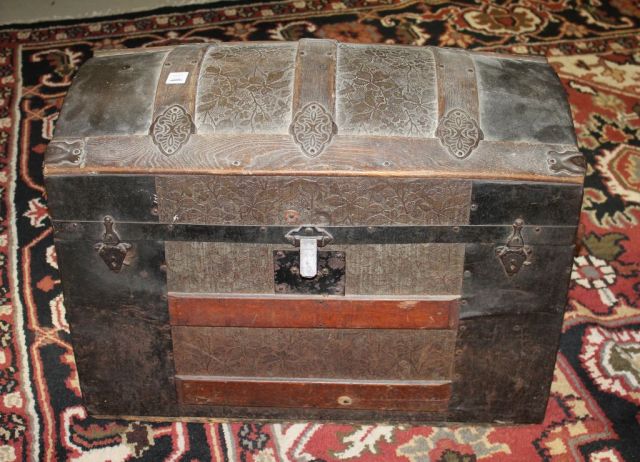 Early 20th Century Camel Back Trunk with Tray