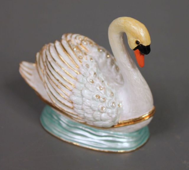 Nobility Enamel Swan