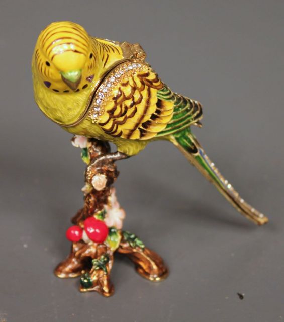 Nobility Enamel Parakeet on Limb (box)