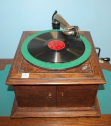 Victor Talking Machine Company Phonograph