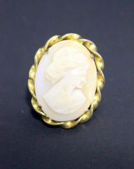 Cameo Pin