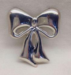 Ladies Sterling Silver Bow Pin/Brooch