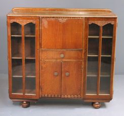 Early 20th Century English Oak Bookcase