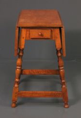 Early 19th Century Maple Drop Leaf Table