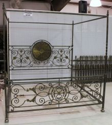 Contemporary King Size Iron Teaster Bed