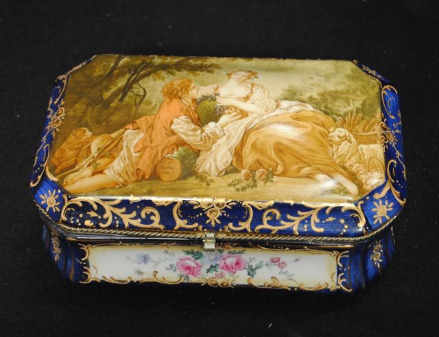 Repro Porcelain Box