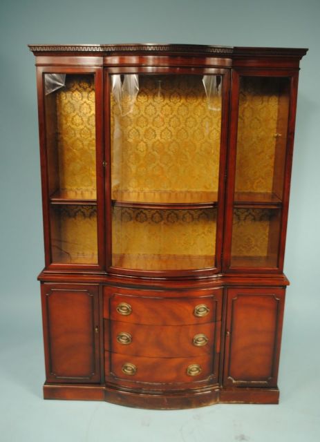 Mid 20th Century Drexel Mahogany China Cabinet